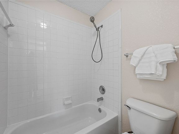 4th image of 3532 Thorp Springs Dr