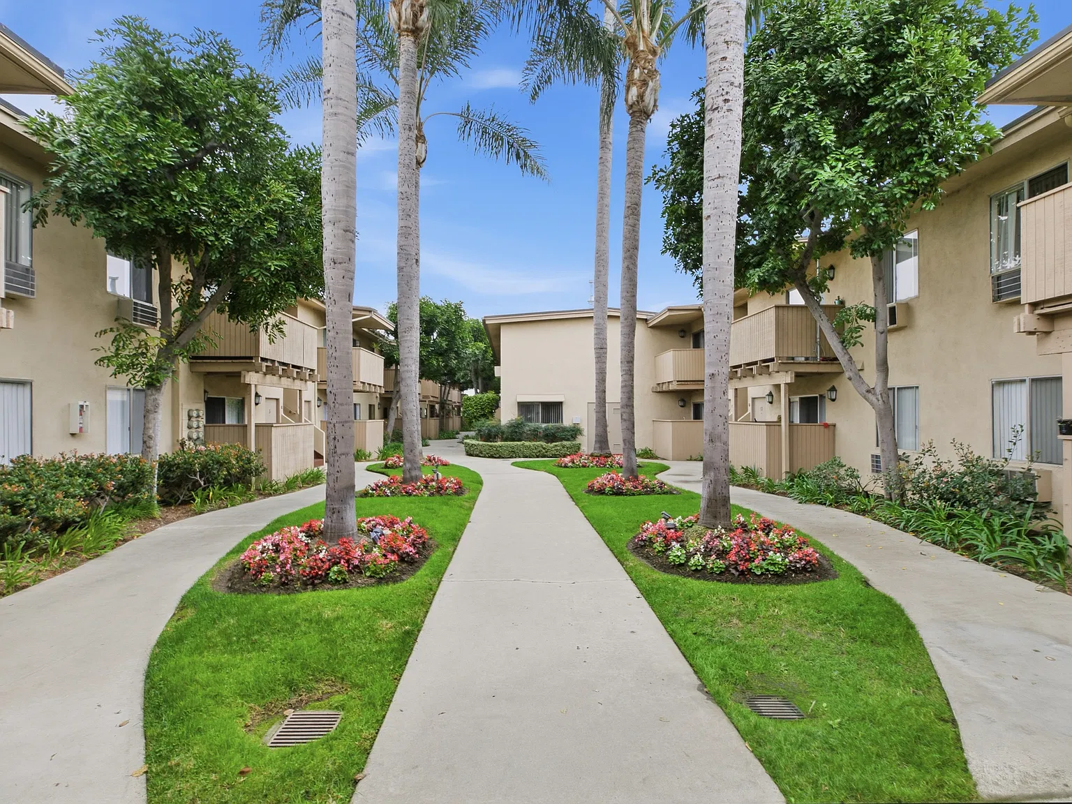 16208 Cornuta Apartments — Photo 1