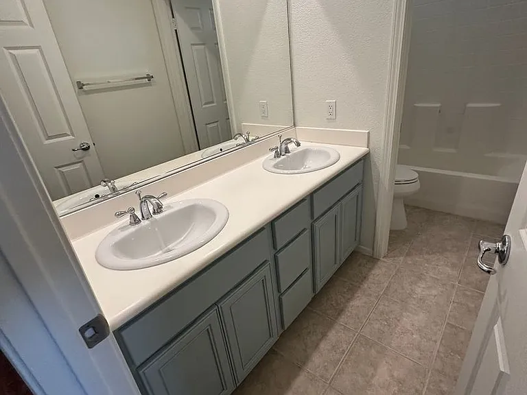 820 Silver Dr — Photo 43