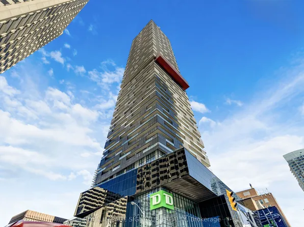 8 Eglinton Ave E #5009, Toronto, ON M4P 0C1