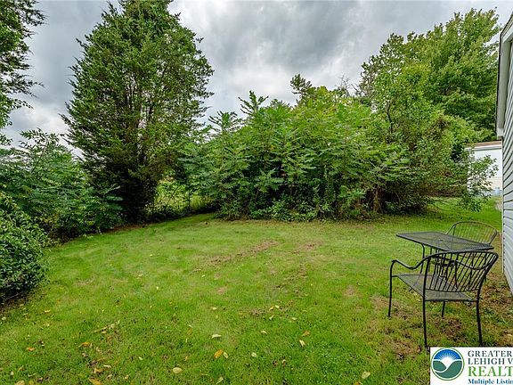 5th image of 2 Chestnut Ridge Cir
