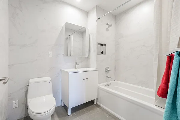 Rented by Bond New York | media 48