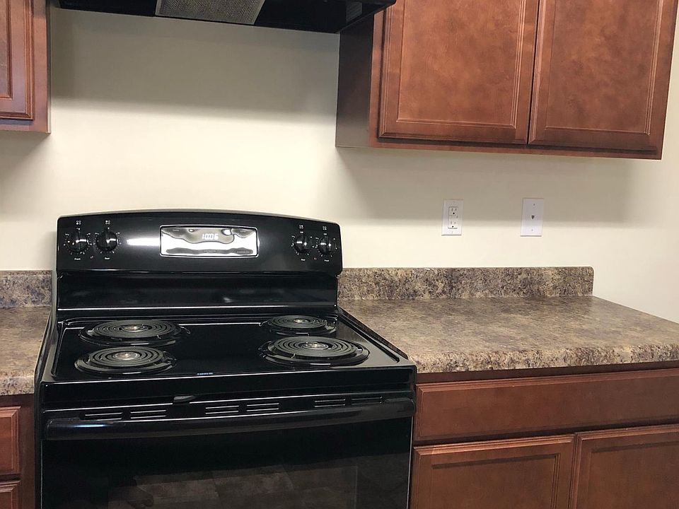 2nd image of 565 Merchant St