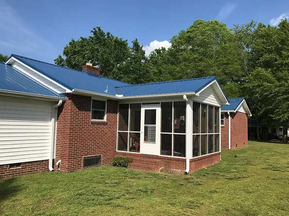 220 King Dixon St, Laurens, SC 29360