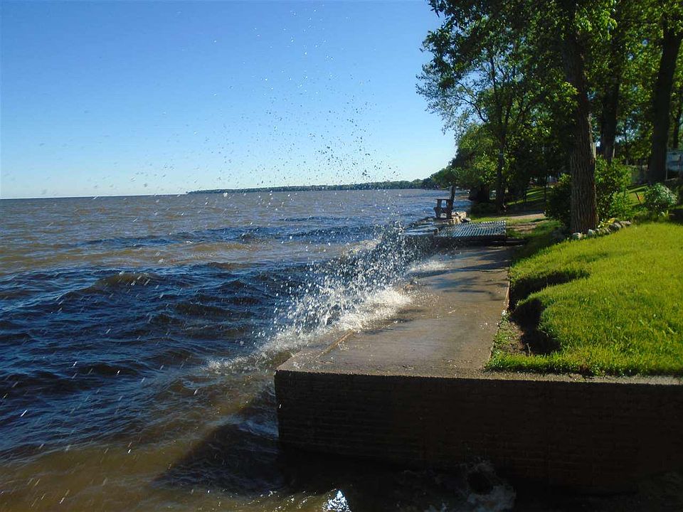 2nd image of 175 Sun N Surf Dr