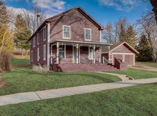 108 Grove Ave, Genoa City, WI 53128