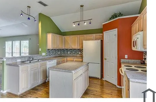 3933 Silver Springs Dr — Photo 11
