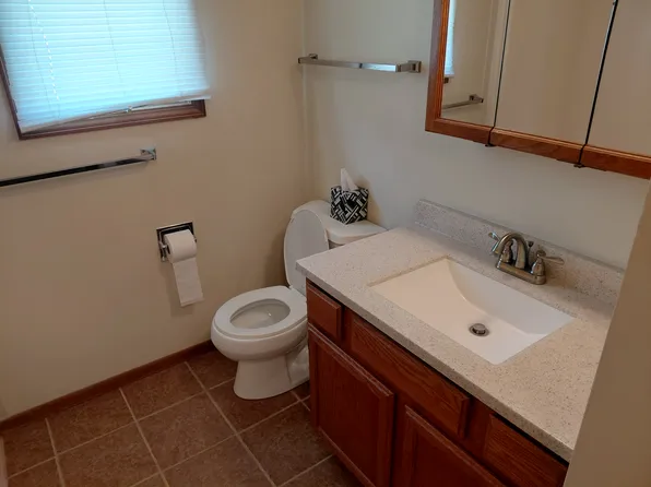 1416 W 16th Ave #C, Hutchinson, KS 67501