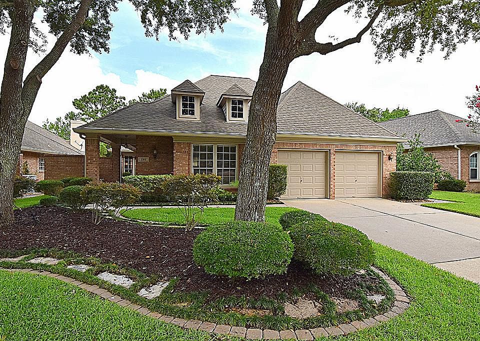 1st image of 2702 Kittansett Cir