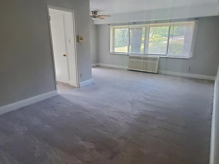 1 Glen Elm Dr #G1 — Photo 2
