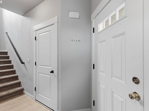 3rd image of 7036 N Montgomery Way