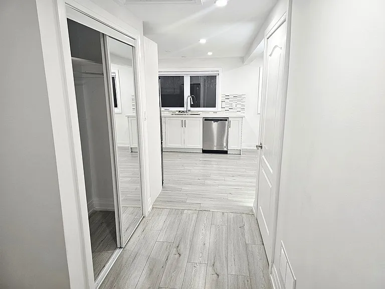 38 Wanda Rd — Photo 6