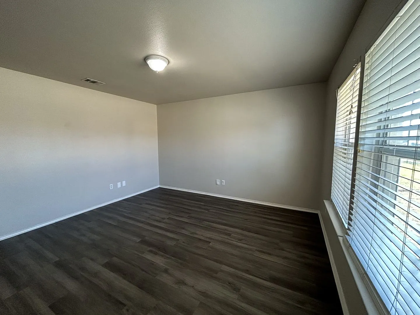 3 Bedroom 2 Bath W/1 Car Garage Available Now! Near Lackland Afb! — Photo 3