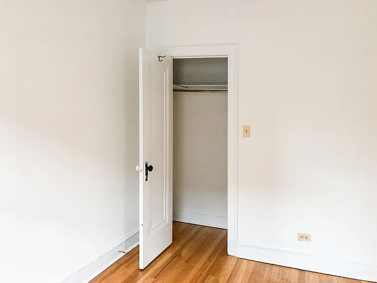 1478 W Byron St — Photo 18