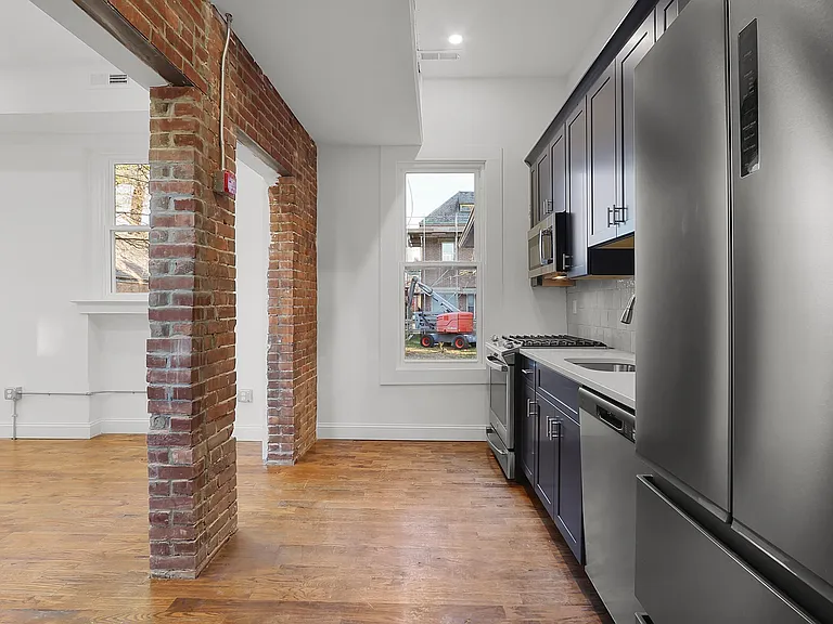 57 Trumbull St #1R — Photo 3