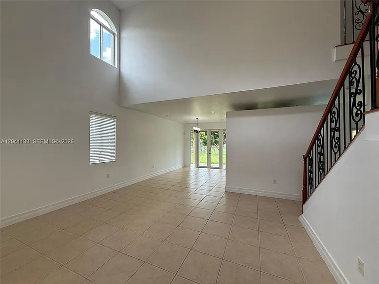 1926 SE 23rd Ct #1926 — Photo 2