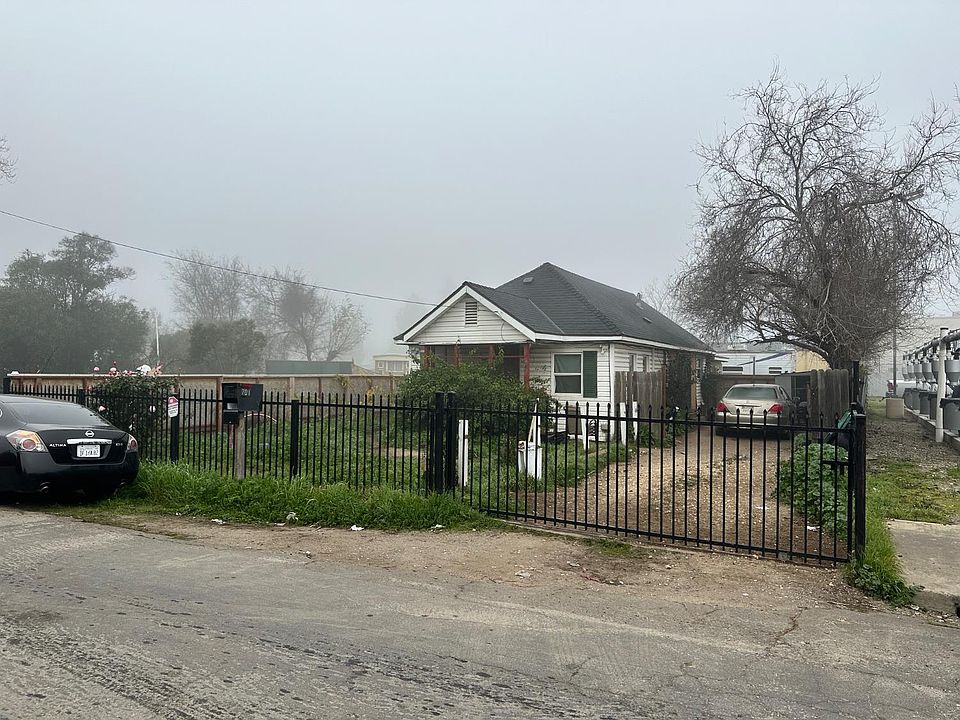 1st image of 701 W Bianchi Rd