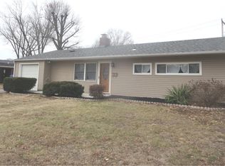 3 Oaktree Dr, Levittown, PA