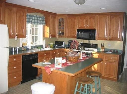 3rd image of 25 Fairway Dr