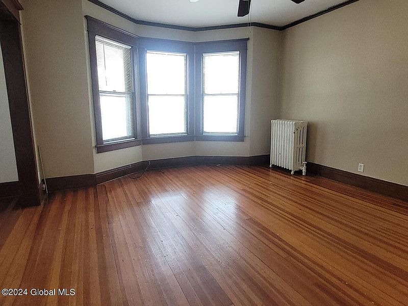 4th image of 626 Myrtle Avenue