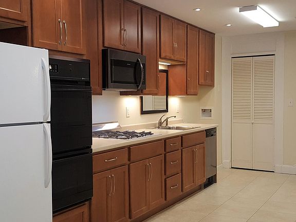 2nd image of 23 Poplar St