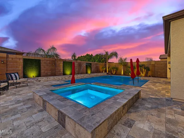17262 W BUTLER Avenue, Waddell, AZ 85355