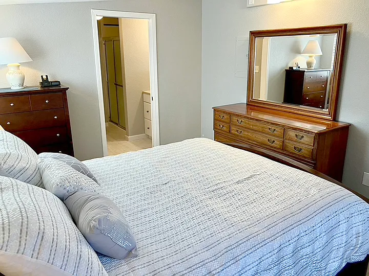 2515 N Grand Ave — Photo 12