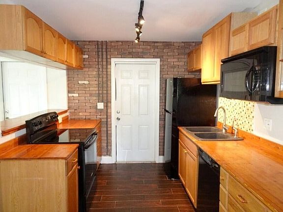 3rd image of 316 SE 1st Street #5c