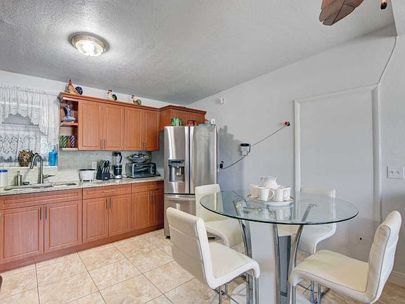 3rd image of 5630 Honeysuckle Dr