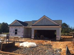 8 Miles Dr, Cartersville, GA 30120