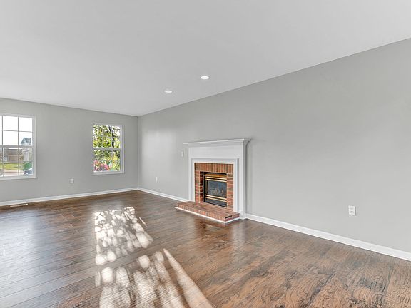 5th image of 5245 Millcreek Cir