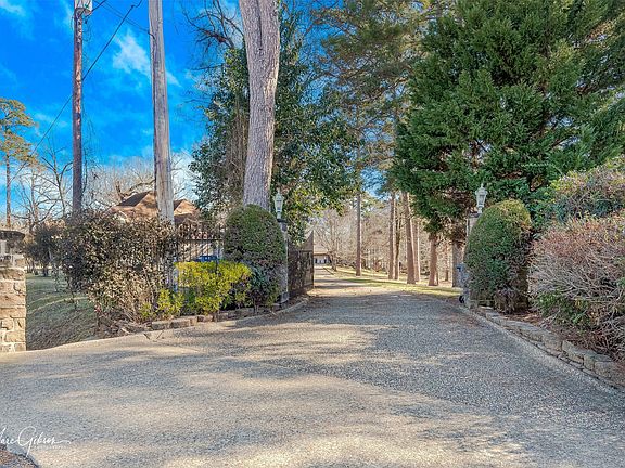 4th image of 2949 Moss Point Rd