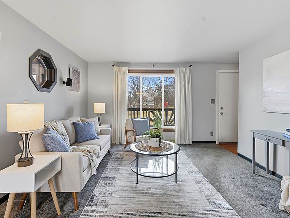 4th image of 711 Castello St