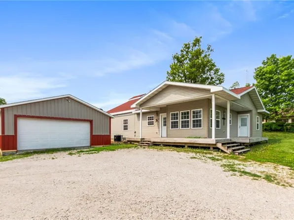 704 E 2nd St, Grant City, MO 64456