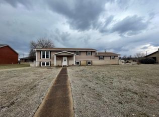 446 Meadowlark Dr, Minneapolis, KS 67467