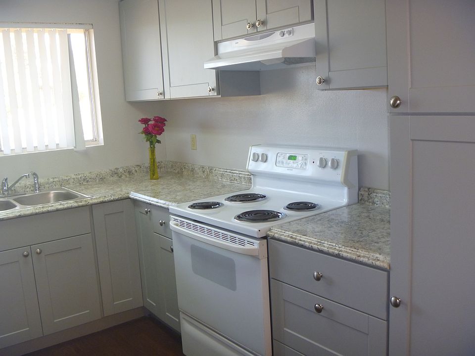 1st image of 1075 Meadow Lake Dr APT 6