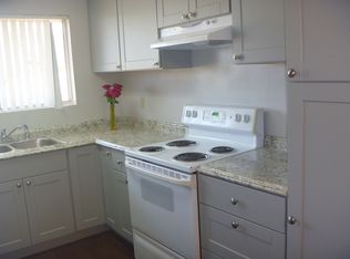 1075 Meadow Lake Dr APT 6, Vista, CA 92084