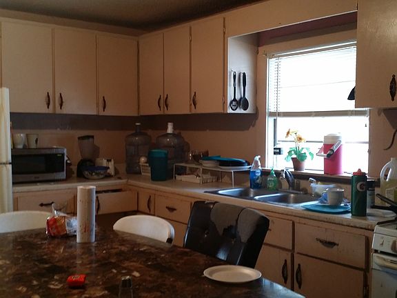 3rd image of 308 E Jeff Dr