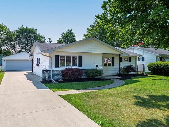 3rd image of 4019 Carrie Dr