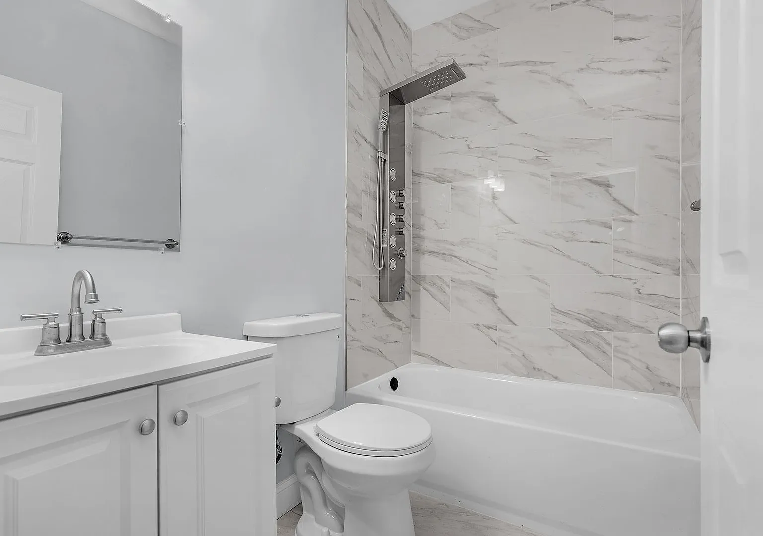 Newly renovated 3 bed and 1.5 bathroom in Allendale Neighborhood of Baltimore — Photo 3