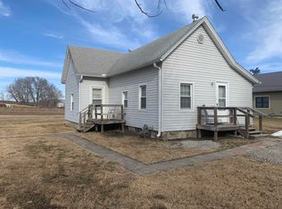 2130 Lincoln St, Grantville, KS 66429