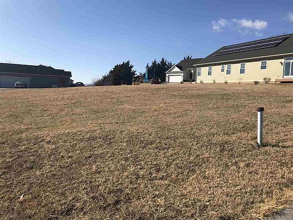 2nd image of 1280 King Edwards Way