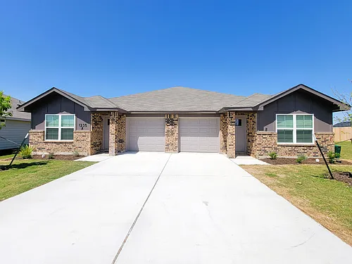 1235 Lexington Dr #B Photo 1