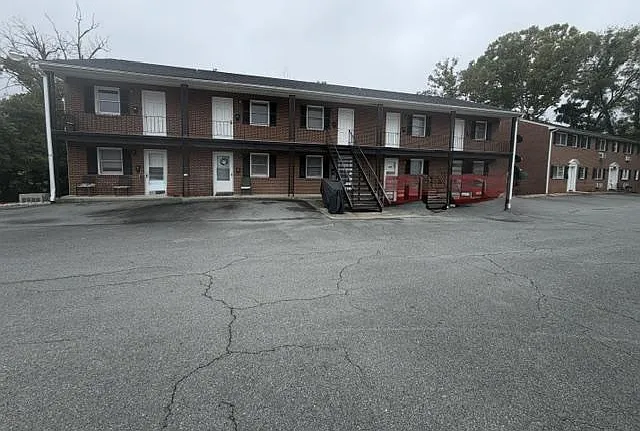 35 Oak St Apt C-9 — Photo 1