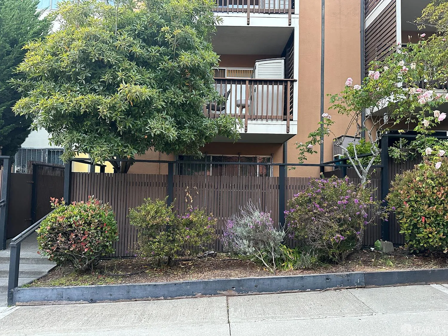75 Western Shore Ln APT 1 photo 1