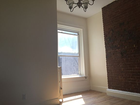 5th image of 18 Irving Ave APT 1A