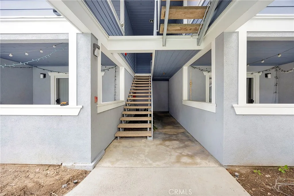 Building Photo - 111 S Lakeview Ave #111D