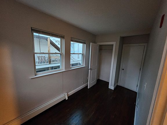 5th image of 69 Safford St #2
