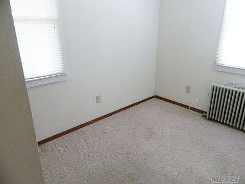 3rd image of 4 Woodlawn Ave