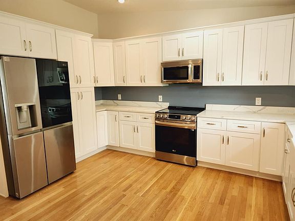 3rd image of 114 Giralda Blvd NE
